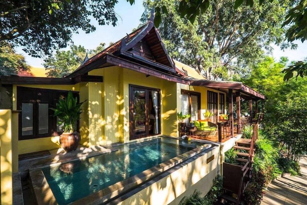 Zantiis Ndol Villas Муаклек Екстериор снимка